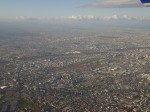 ます。この空港はゼネラル・アビエーションに分類され、定期便の就航はなく、主として航空宣伝・写真測量・操縦訓練などの事業用や自家用の小型航空機、それにヘリコプターの発着に利